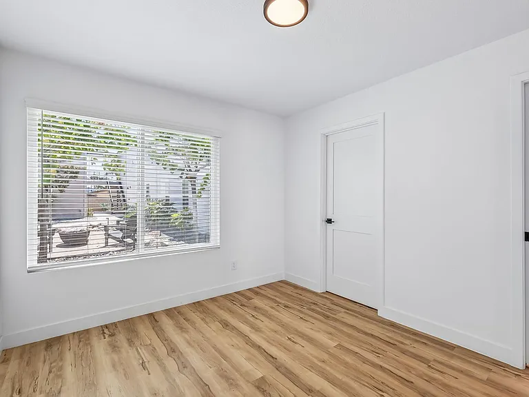The Crest |NEWLY Renovated Studios, Lofts, 1, 2 & 3 Bedroom Homes Near the Beach — Photo 43