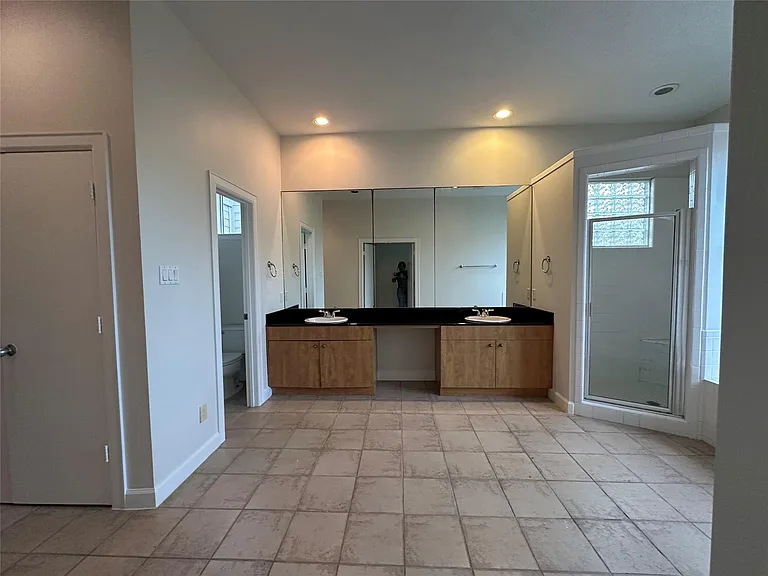 2713 Crawford St — Photo 18