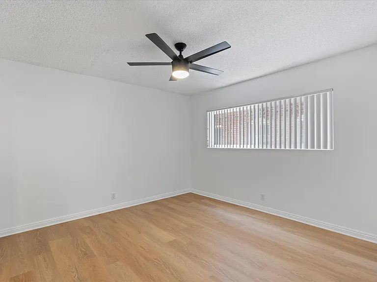 135 S Belmont St — Photo 30
