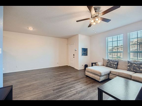 4th image of 2221 Steer Creek Pl