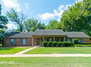 800 Kingsway Cv, West Memphis, AR 72301