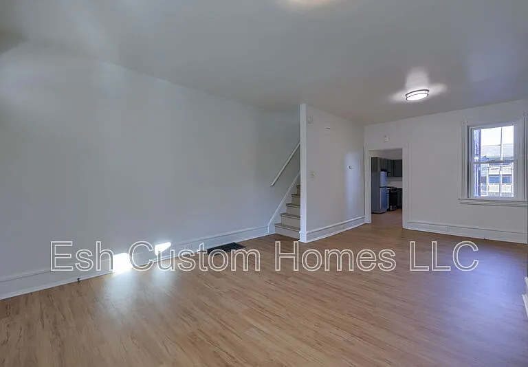 227 S Ann St — Photo 3