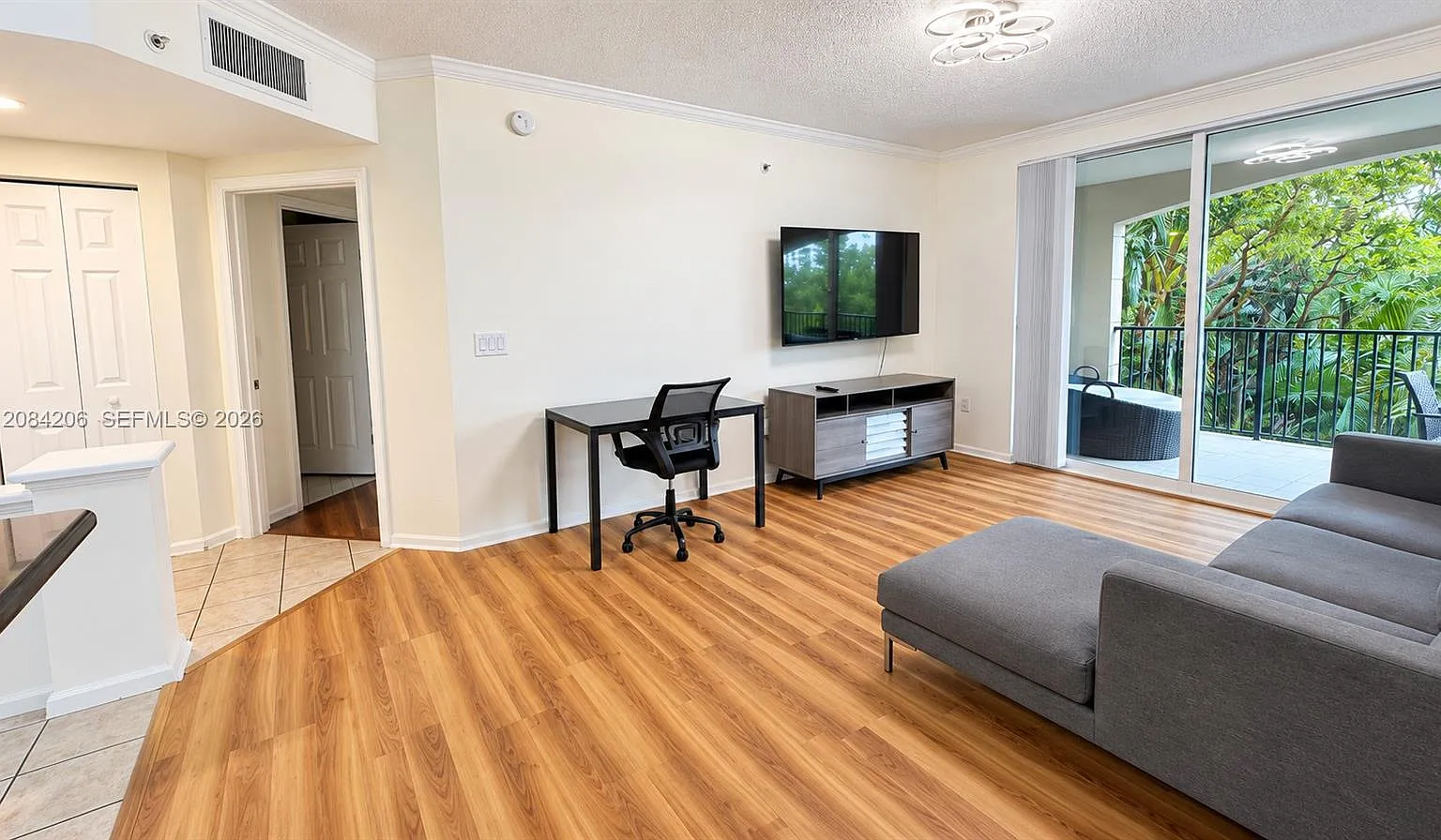 Porto Bellagio Condo — Photo 2