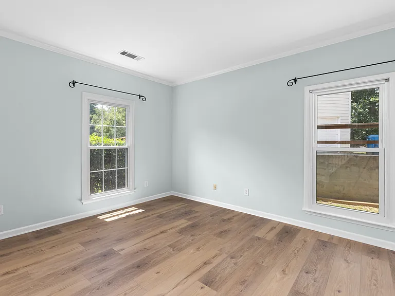 380 Belmont Chase Ct — Photo 5