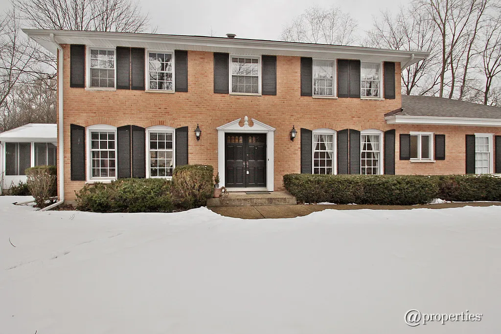 731 Oak Spring Ln photo 1