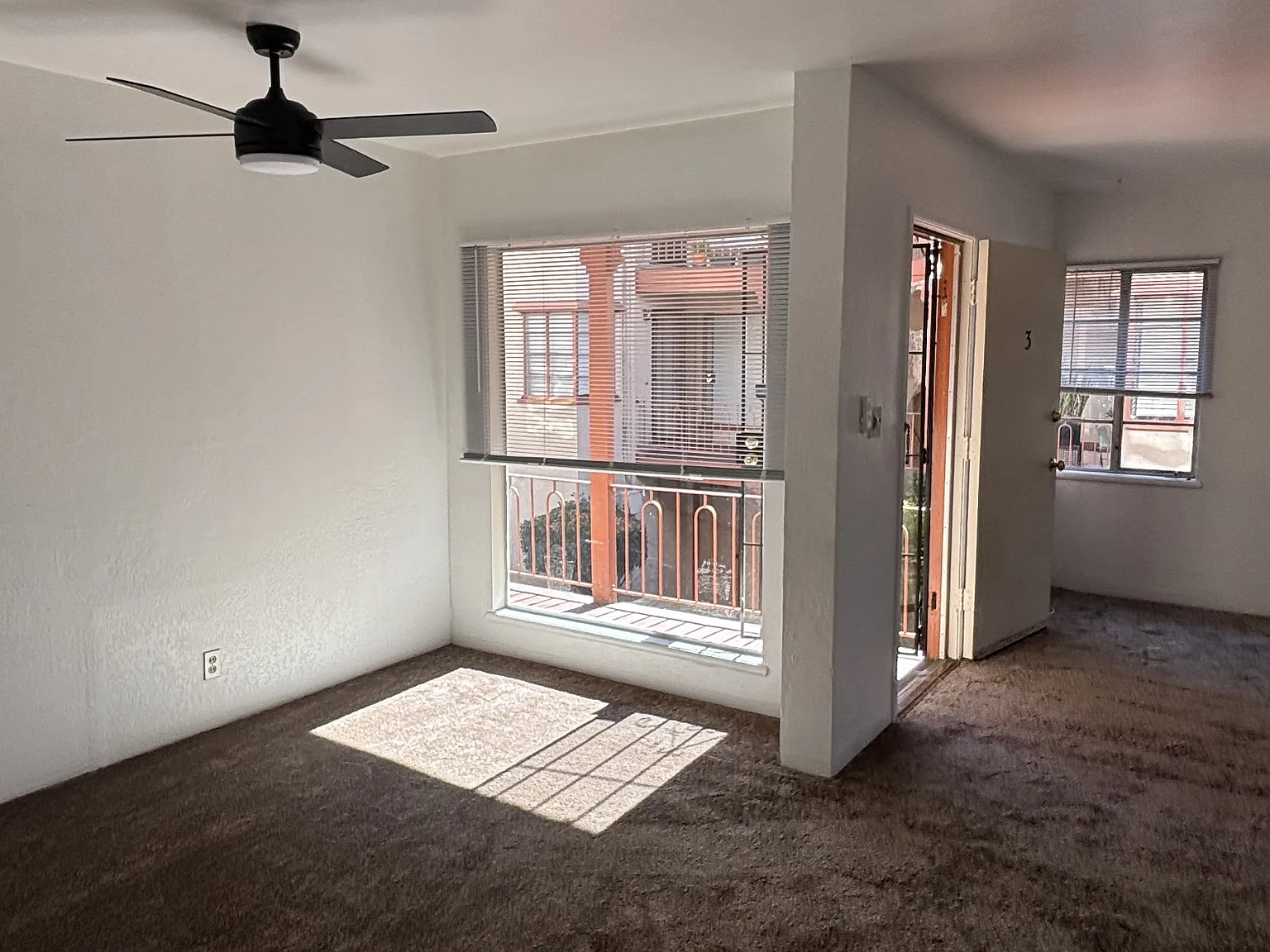 158 W Broadmoor Blvd — Photo 1