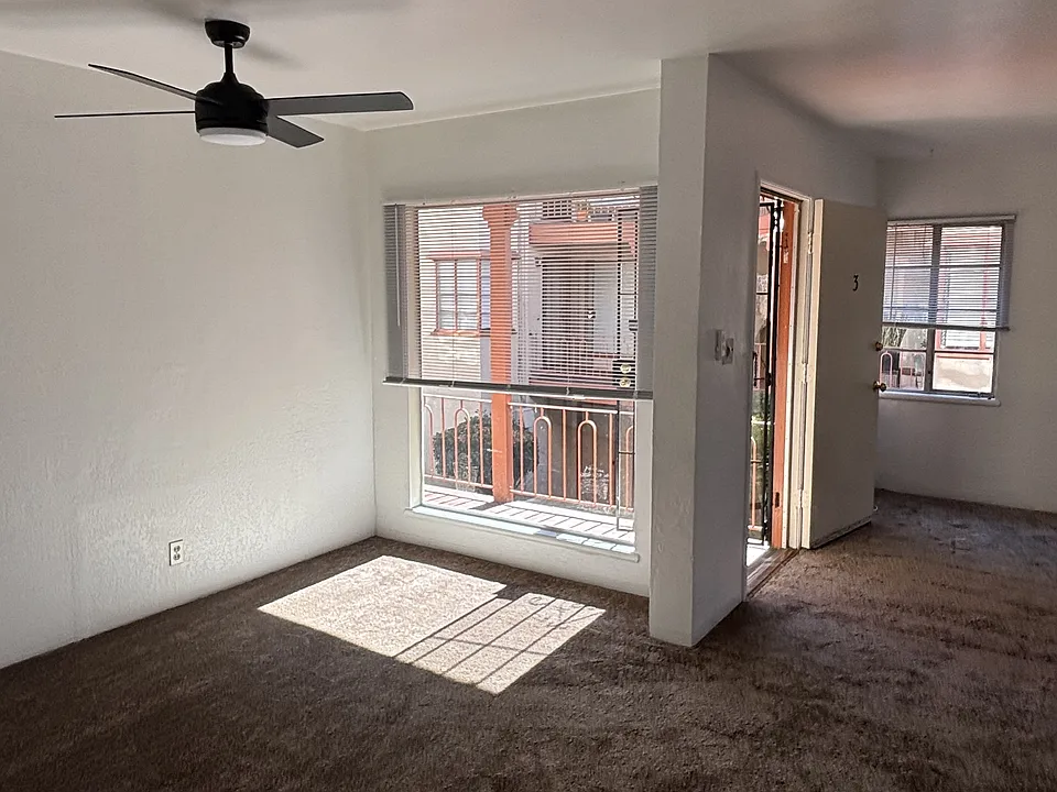 158 W Broadmoor Blvd