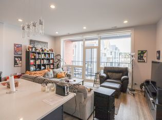 2402 W Carmen Ave #201, Chicago, IL 60625
