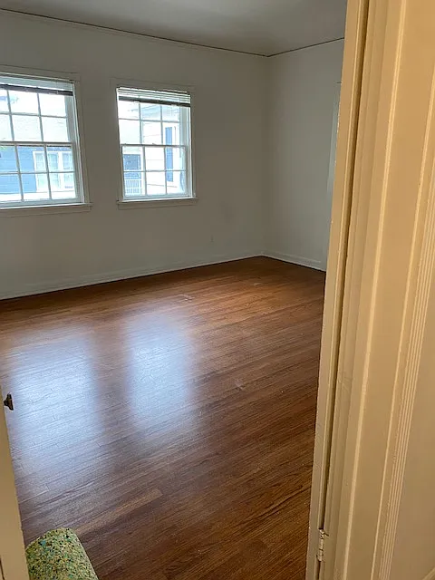 615 Midvale Ave — Photo 3