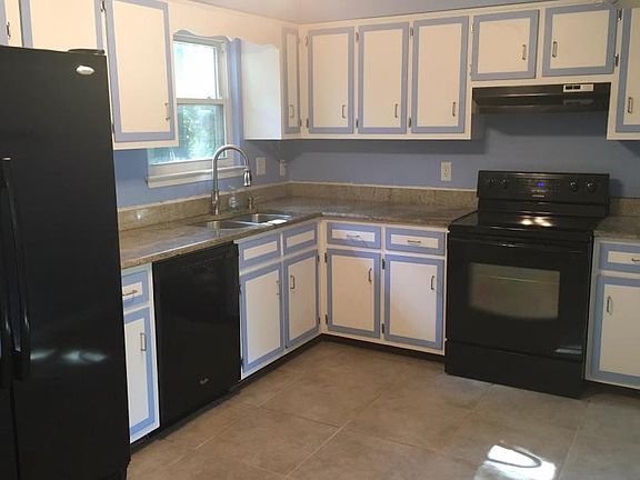 5th image of 3008 Lenora Ct