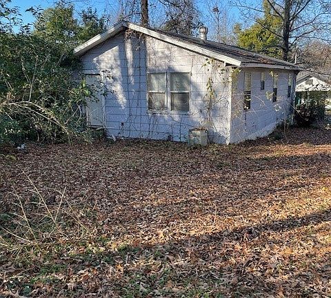 4th image of 2135 5th St E