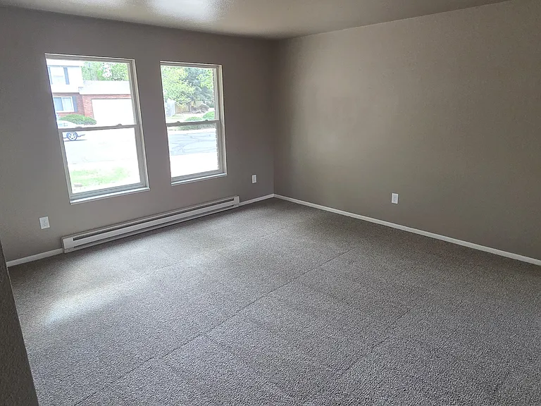 1979 Sandalwood Ln — Photo 11