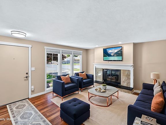 3rd image of 14405 E Sunnyside Dr