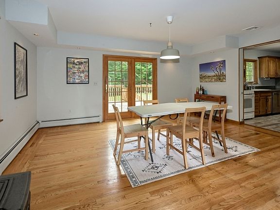 5th image of 18 Maple Rd