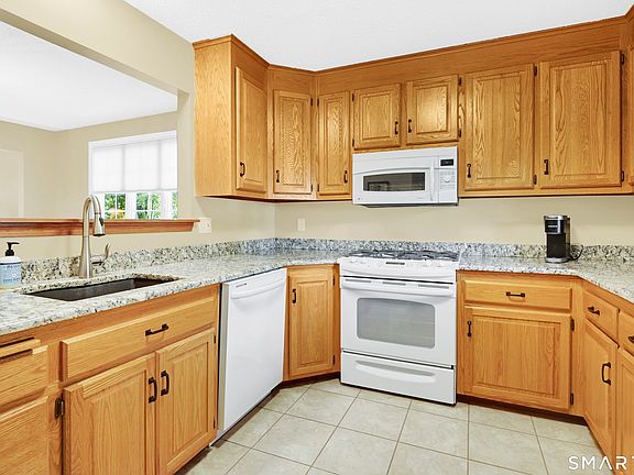 5th image of 40 Kathleen Way