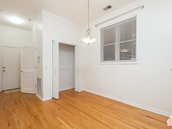 2nd image of 4711 N Magnolia Ave