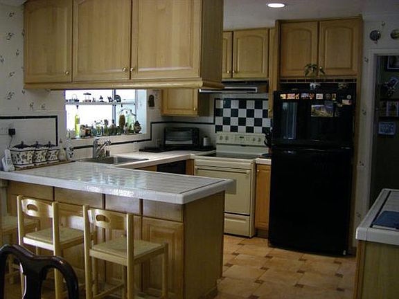 4th image of 2146 Crestmoor Dr