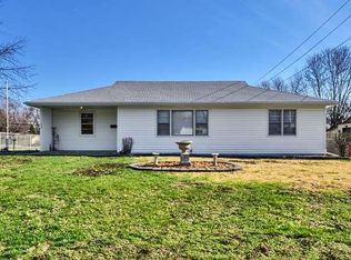 779 Loekes Dr, Florissant, MO 63031