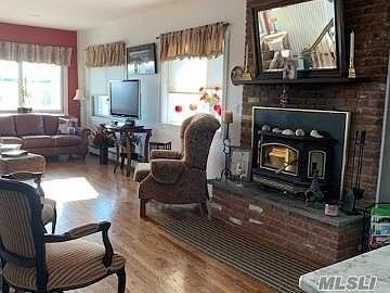 4th image of 14 Hillside Ave