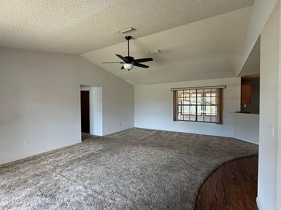 3rd image of 618 Americana Blvd NE