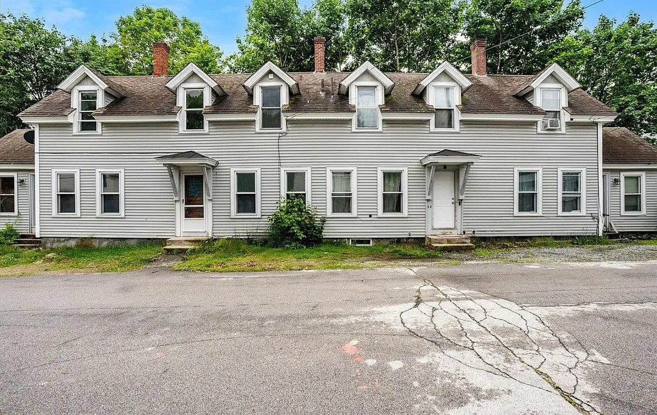4 bed, 1068 sqft, $2,300 — Photo 1