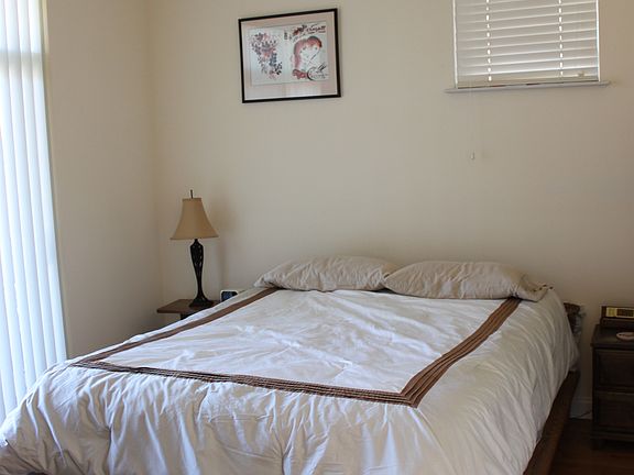 5th image of 2430 W Cortland St #1