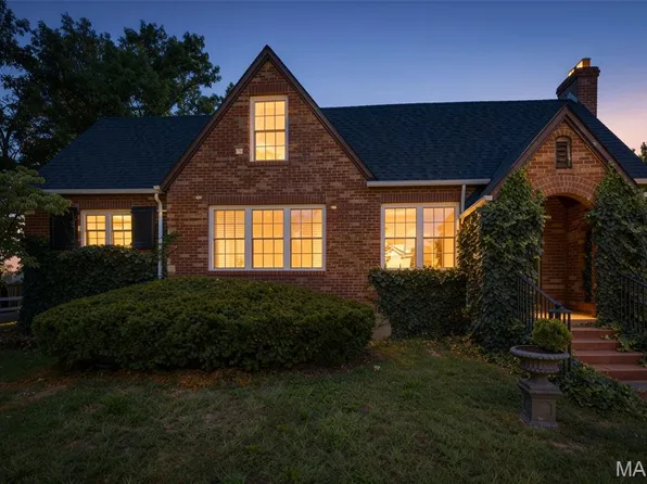 402 S 5th St, De Soto, MO 63020