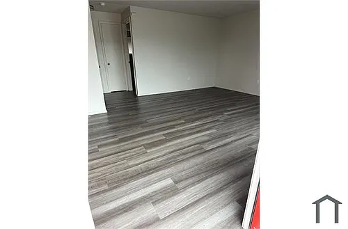 5303 Parker Rd E Photo 1