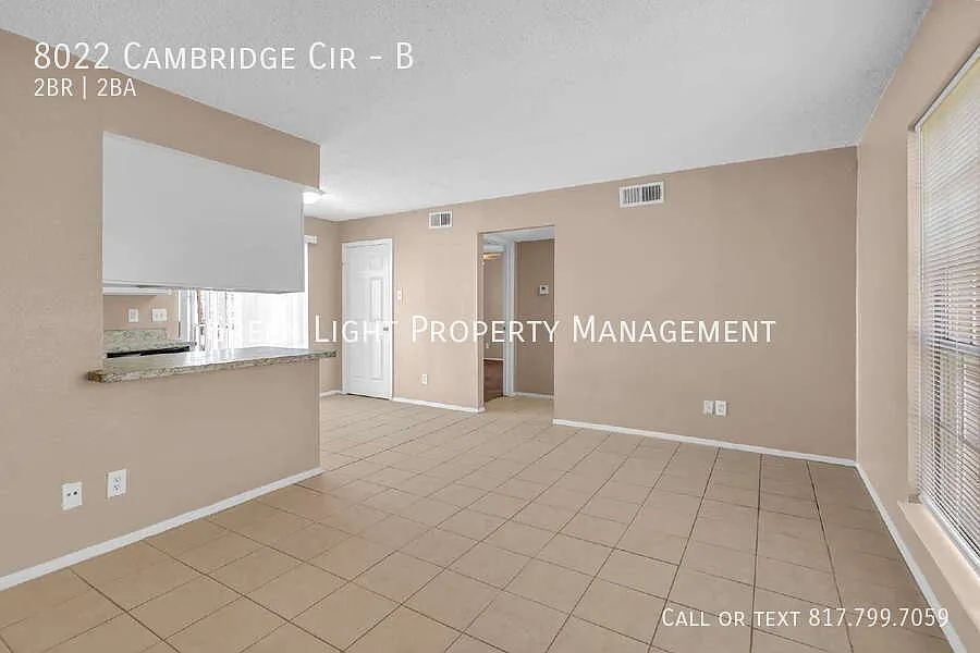 Charming two-bedroom, two-bathroom unit in White Settlement — Photo 3