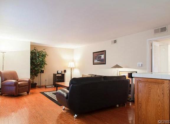 2nd image of 12801 Moorpark St Unit 213