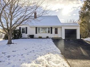 27 Cortland St, Chicopee, MA 01020