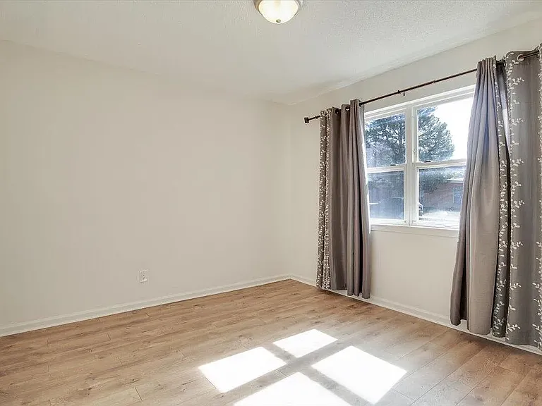 11801 Tracy Ct NE — Photo 10