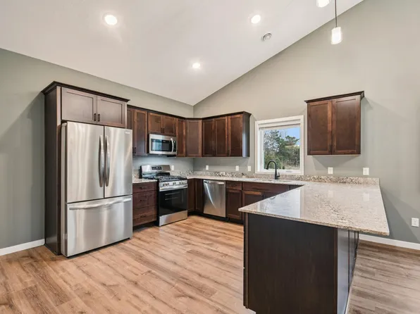 917 Gable St, Taylors Falls, MN 55084