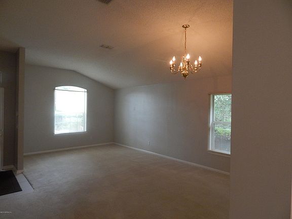 5th image of 2510 VIBURNUM Drive N