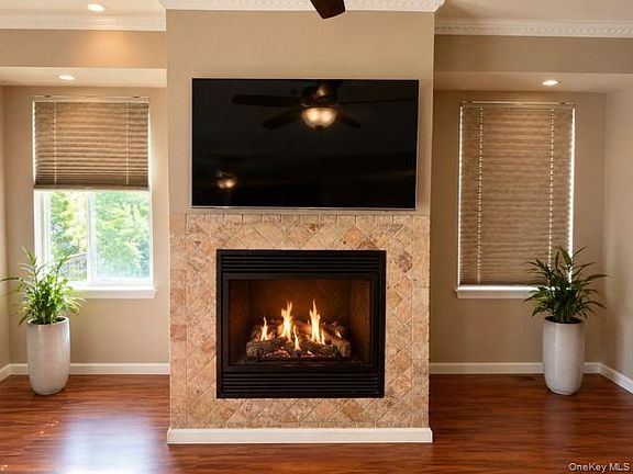 5th image of 1404 Outlook Avenue #2