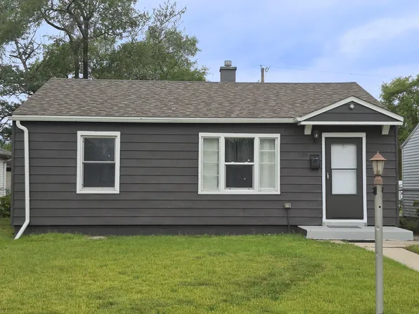 738 Mount St, Gary, IN 46406