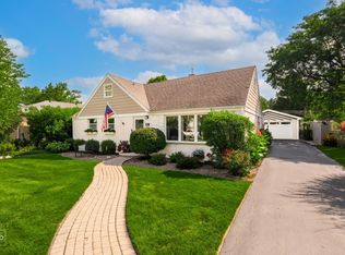 605 Banbury Ct, Roselle, IL 60172