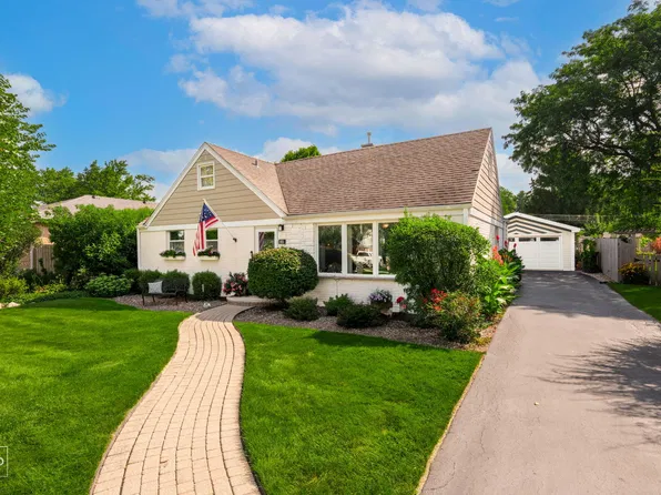 605 Banbury Ct, Roselle, IL 60172