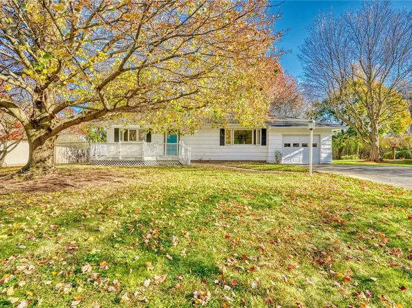 48 Finucane Rd, Rochester, NY 14623