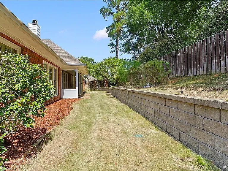 4 bed, 2968 sqft, $3,200 — Photo 4
