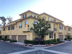 122 Vintage, Irvine, CA