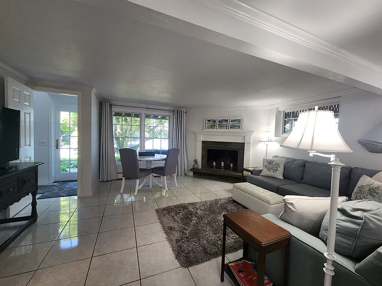 2139 Terrace Ln S — Photo 23