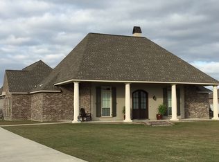 4864 Rebelle Ln, Port Allen, LA 70767