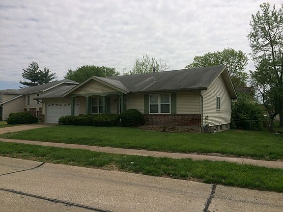 3rd image of 636 Fox Plains Dr