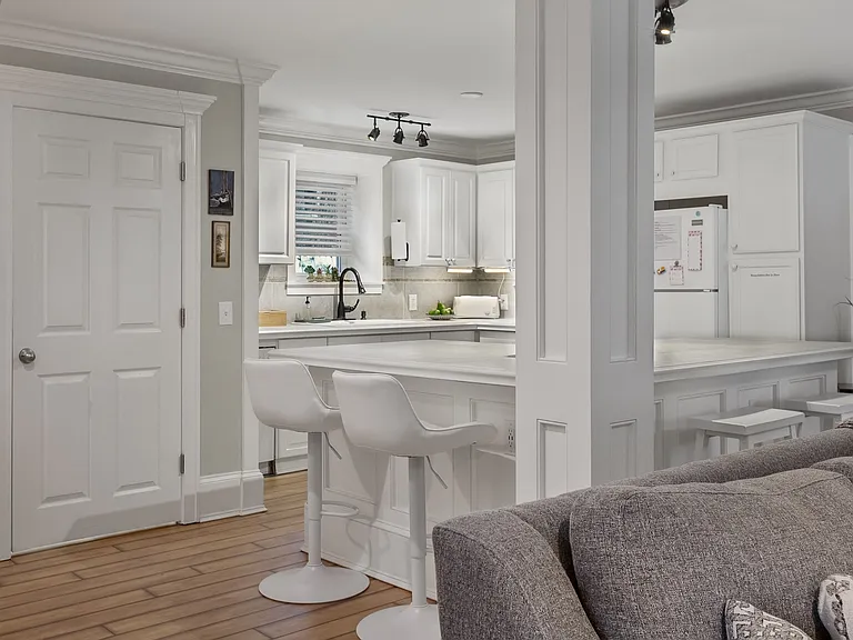 9 Simmons Rd #B — Photo 6