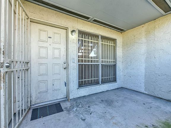 3rd image of 7313 Gulf Fwy APT 406