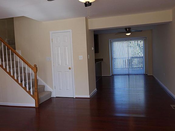 5th image of 102 Hastings Dr
