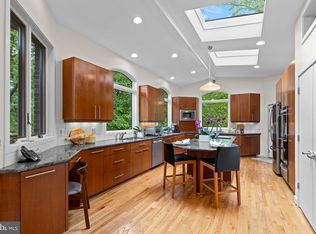 3440 Mansfield Rd, Falls Church, VA 22041