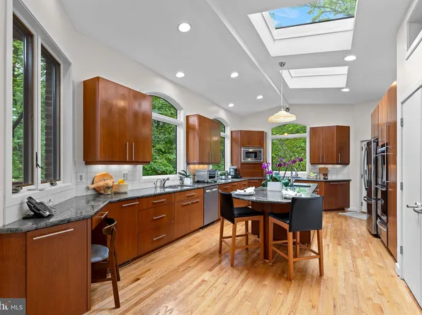 3440 Mansfield Rd, Falls Church, VA 22041