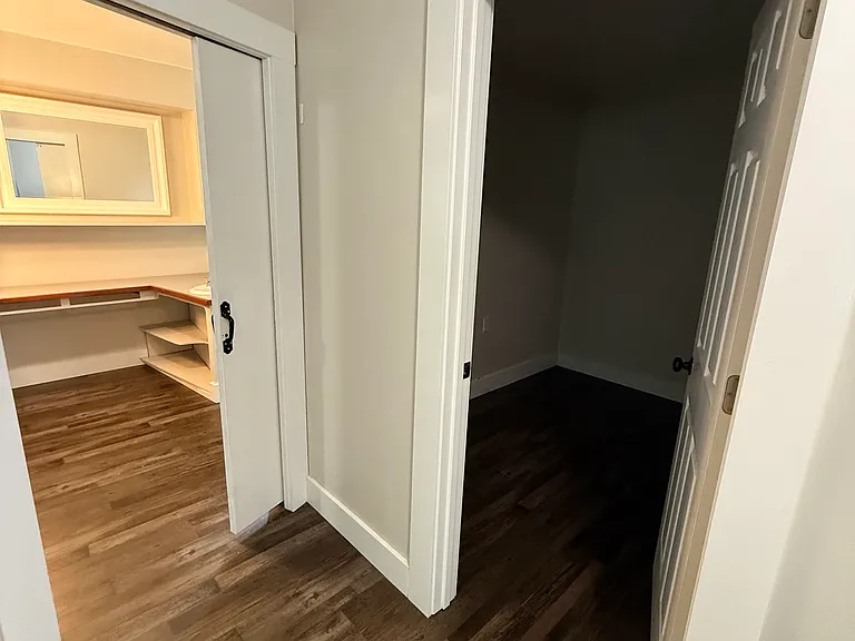 1215 Irving Rd — Photo 4